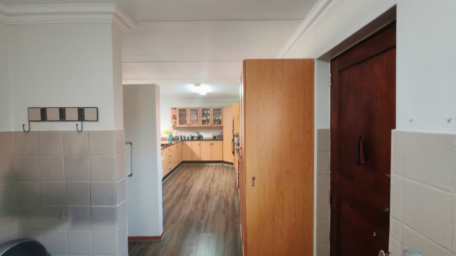 3 Bedroom Property for Sale in Fraaiuitsig Western Cape